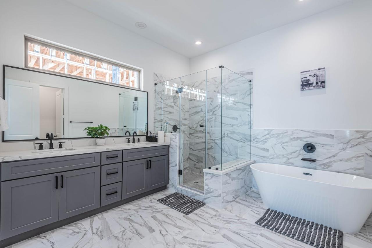 Luxury 3Br, Ks Bed Mins Away 4Rm Dtown, Med Ctr Villa Houston Buitenkant foto